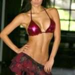 Renata Gonzalez Fotos En Bikini Morado Con Minifalda 28