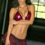 Renata Gonzalez Fotos En Bikini Morado Con Minifalda 26