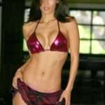 Renata Gonzalez Fotos En Bikini Morado Con Minifalda 20