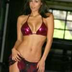 Renata Gonzalez Fotos En Bikini Morado Con Minifalda 19