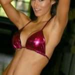 Renata Gonzalez Fotos En Bikini Morado Con Minifalda 7