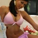Renata Gonzalez Fotos en Bikini Rosado 12