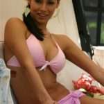 Renata Gonzalez Fotos en Bikini Rosado 10