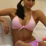 Renata Gonzalez Fotos en Bikini Rosado 6