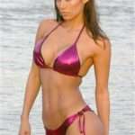 Renata Gonzalez Fotos En Bikini Morado Con Minifalda 41